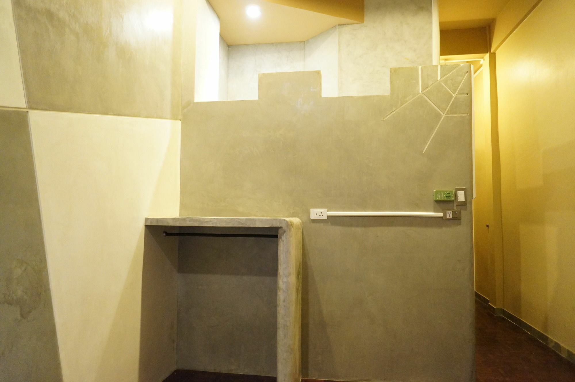 Hive 28 Aparthotel Bangkok Exterior photo